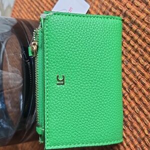 LIZ CLAIBORNE SIGNATURE BRAND WOMEN'S GREEN MINI WALLET